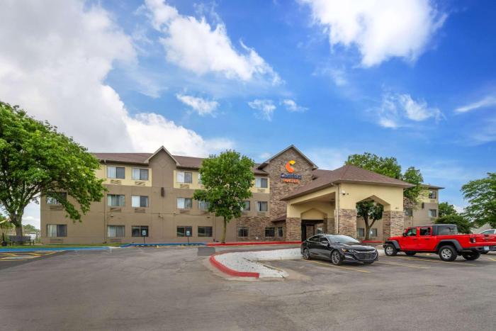 comfort suites omaha east council bluffs