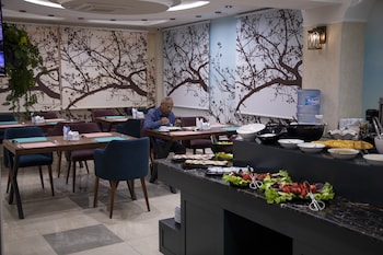 essam deluxe hotel