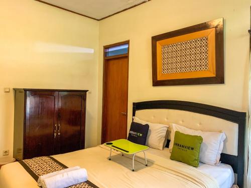 urbanview sasono putro condongcatur by reddoorz