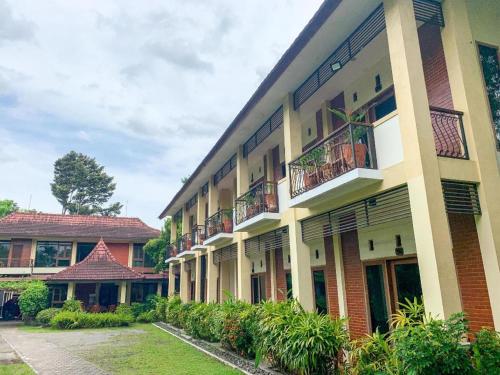 urbanview sasono putro condongcatur by reddoorz