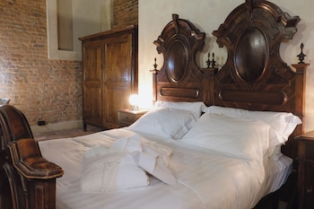 palazzo guazzoni zaccaria