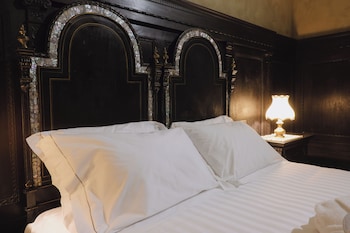 palazzo guazzoni zaccaria