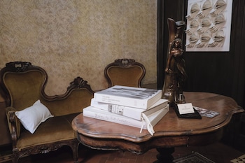 palazzo guazzoni zaccaria