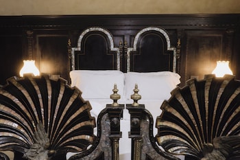 palazzo guazzoni zaccaria