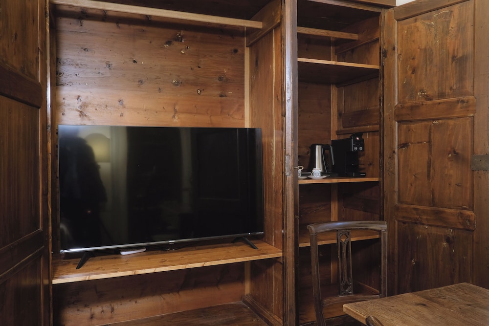 palazzo guazzoni zaccaria