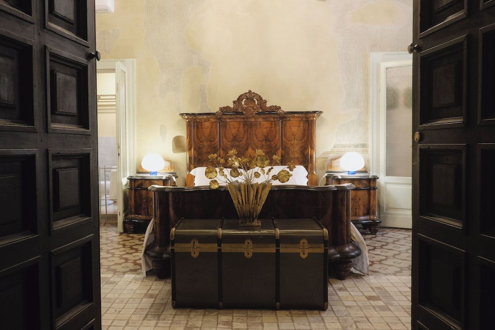 palazzo guazzoni zaccaria