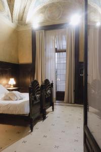 palazzo guazzoni zaccaria