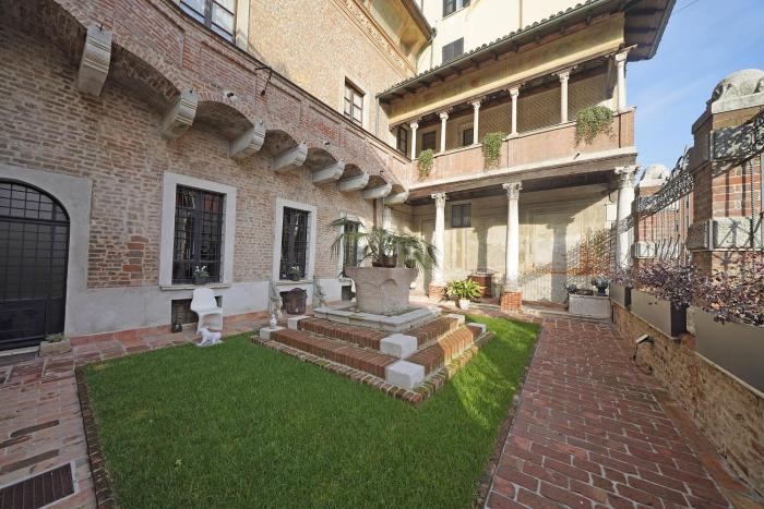 palazzo guazzoni zaccaria