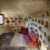1811 cave hotel