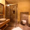 1811 cave hotel