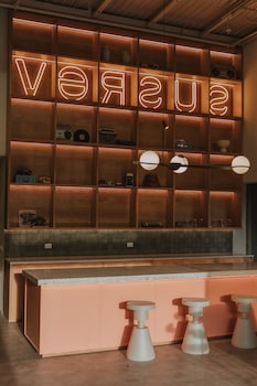 versus hotel