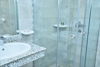 miramar evergreen hotel