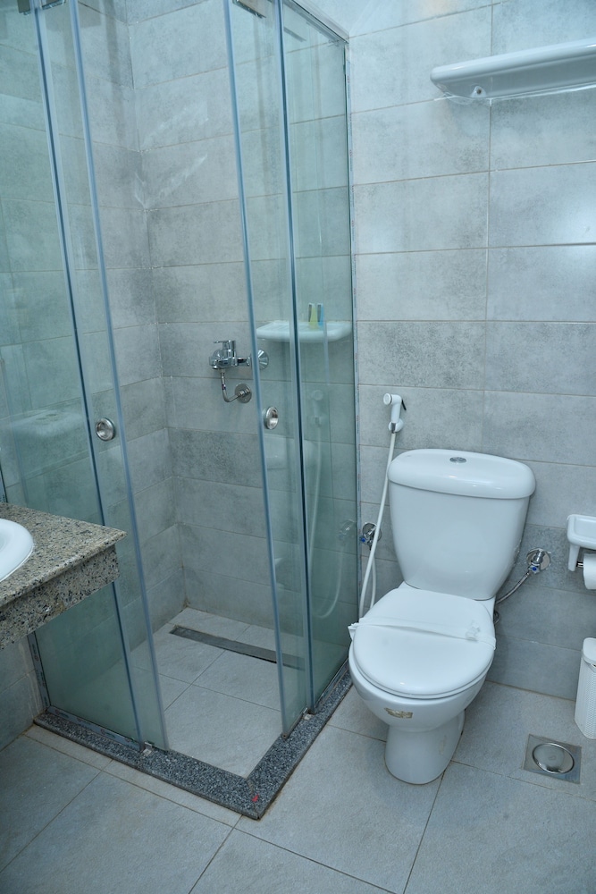 miramar evergreen hotel