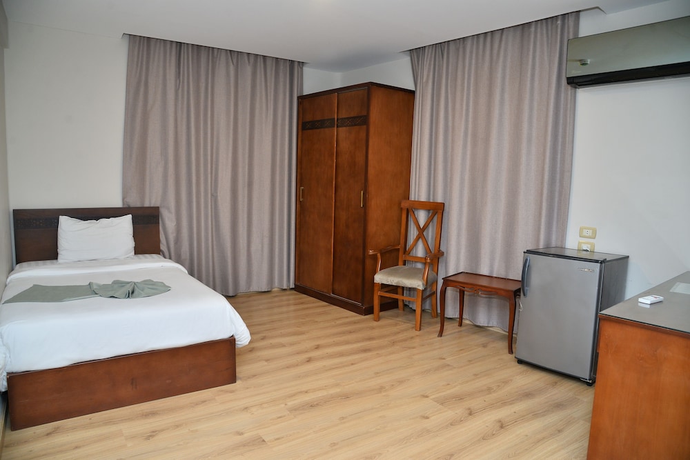 miramar evergreen hotel