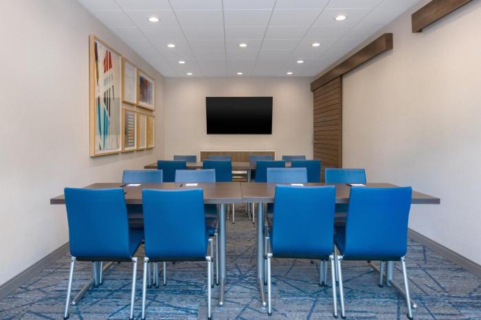holiday inn express and suites alton st louis area