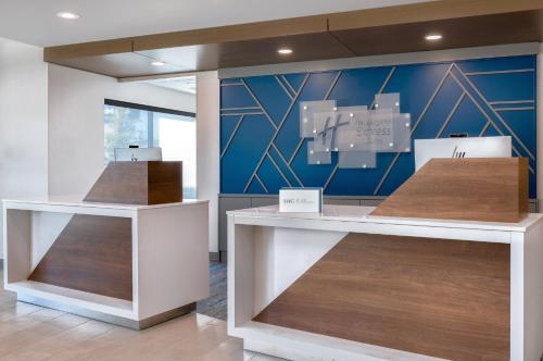 holiday inn express and suites alton st louis area