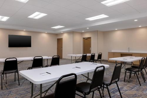 holiday inn express and suites alton st louis area