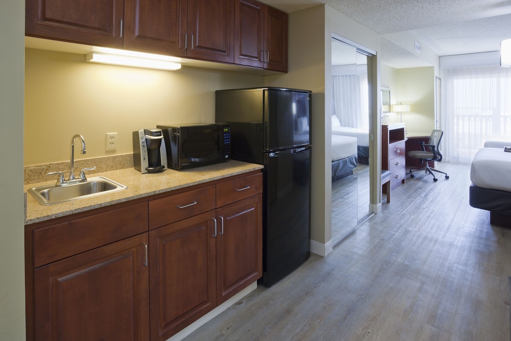 holiday inn hotel and suites maple grove nw mpls a