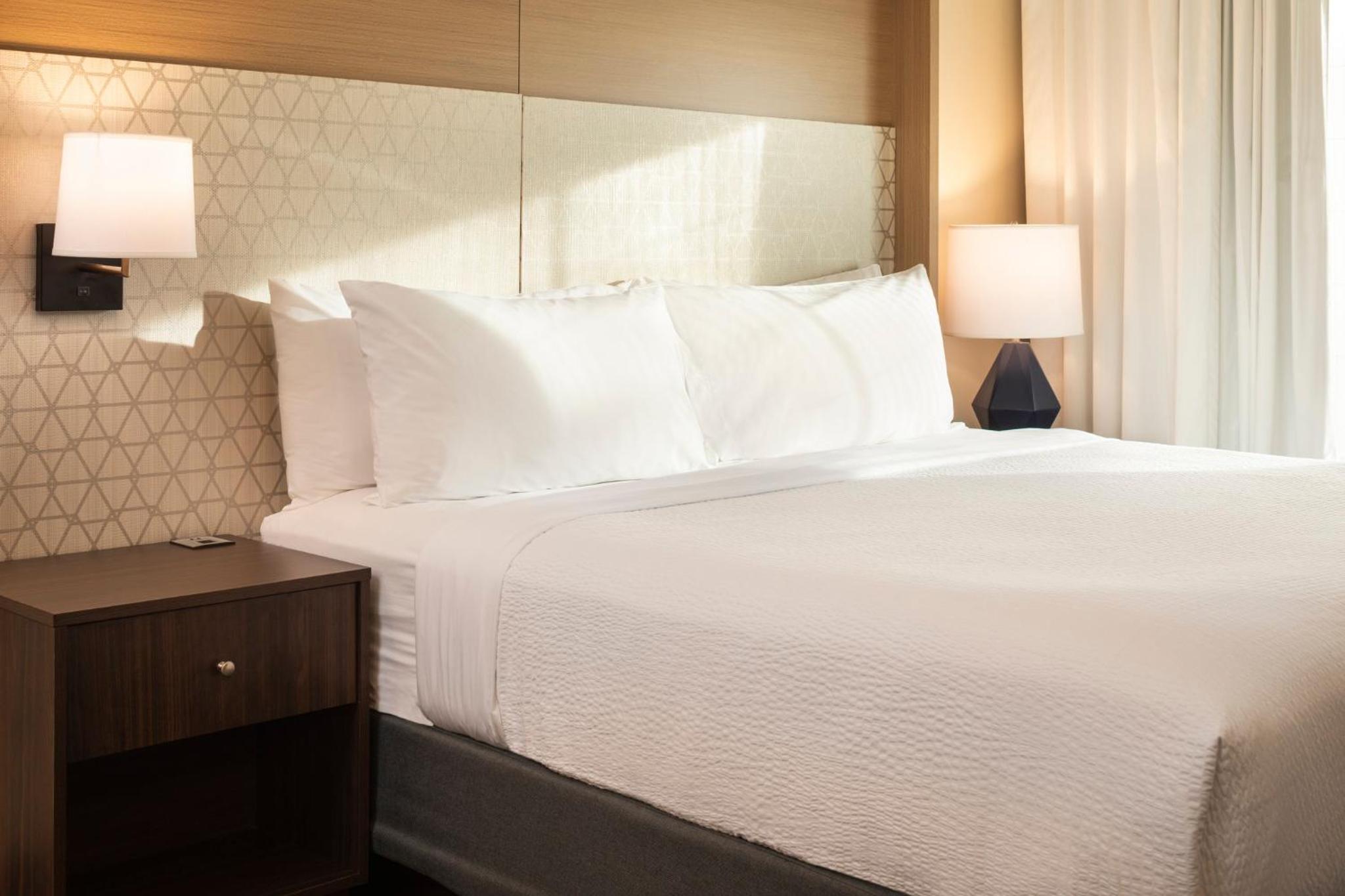 holiday inn hotel and suites maple grove nw mpls a