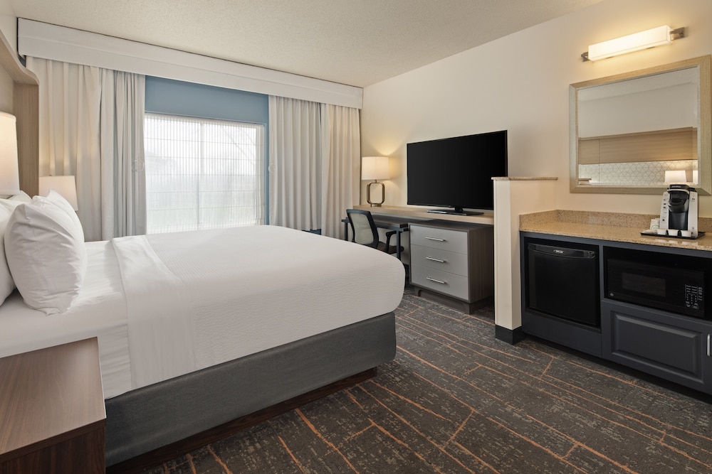 holiday inn hotel and suites maple grove nw mpls a
