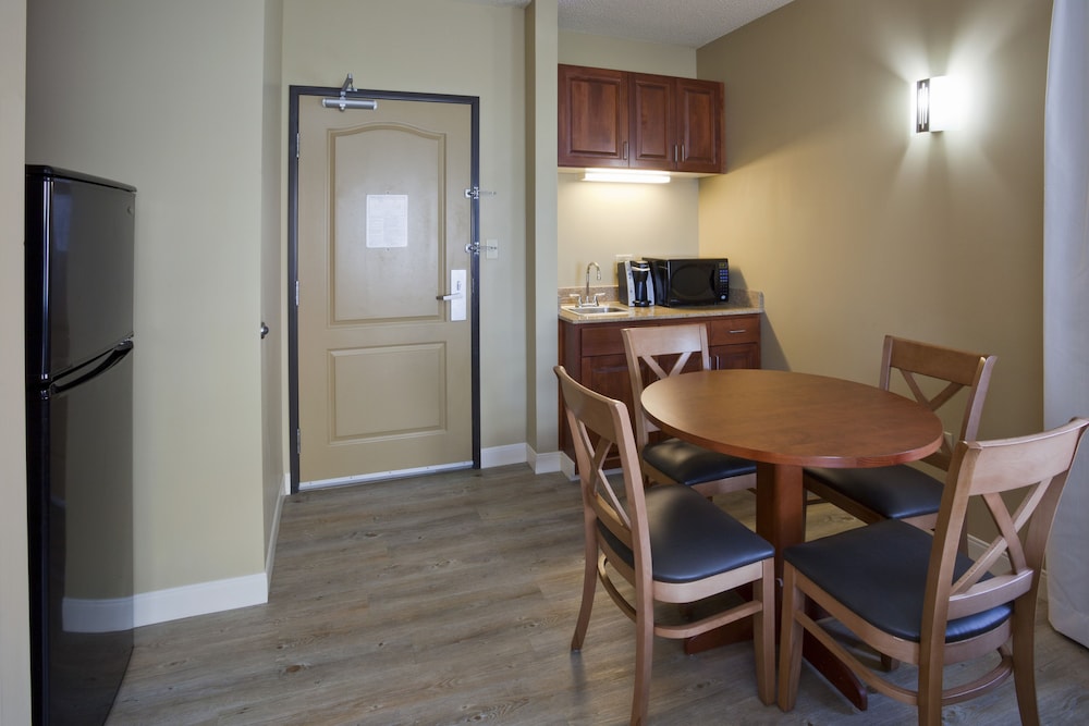 holiday inn hotel and suites maple grove nw mpls a