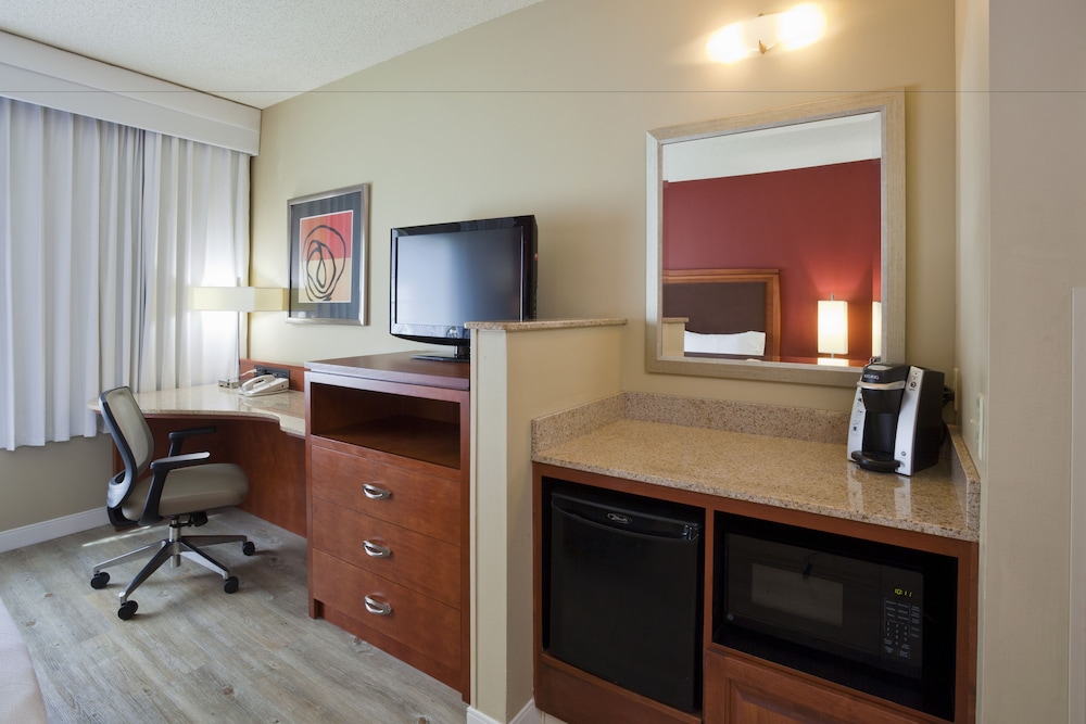 holiday inn hotel and suites maple grove nw mpls a