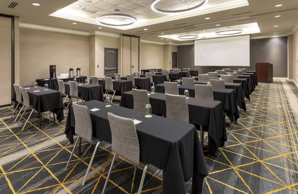 holiday inn hotel and suites maple grove nw mpls a