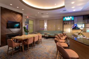 holiday inn hotel and suites maple grove nw mpls a