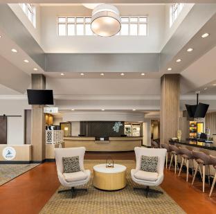holiday inn hotel and suites maple grove nw mpls a