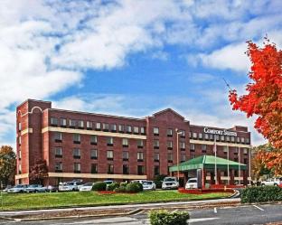 Comfort Suites Outlet Center,Buncombe County>>Asheville,3 star