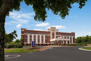 Comfort Suites Outlet Center,Buncombe County>>Asheville,3 star