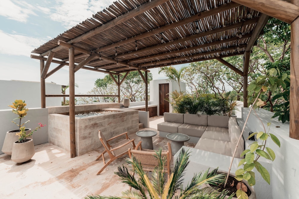 makani luxury wanderlust