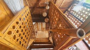 calatagans bahay kubo with beach access