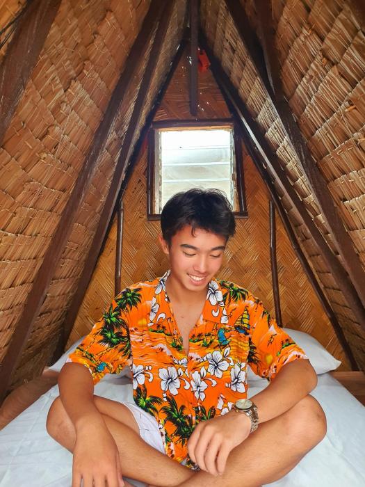 calatagans bahay kubo with beach access