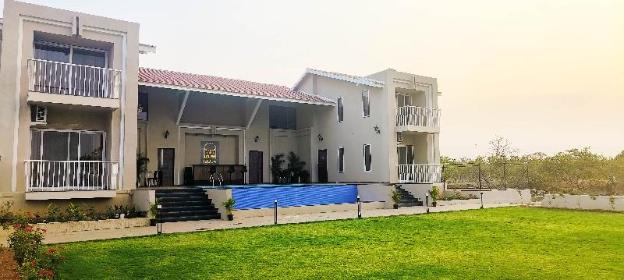 isola luxury farm suites