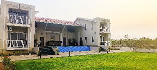 isola luxury farm suites