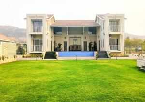 isola luxury farm suites