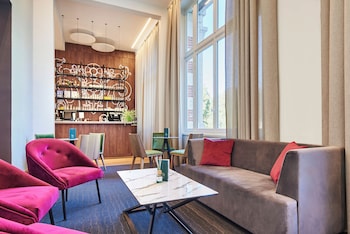 Le Grand Hotel, The Originals Relais,Rue Des Thermes,4 star