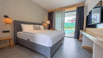 s cape hotel fethiye