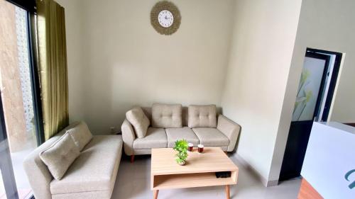 madina guest house syariah near gembira loka zoo yogyakarta mitra reddoorz