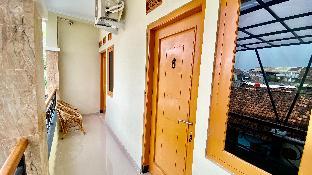 madina guest house syariah near gembira loka zoo yogyakarta mitra reddoorz