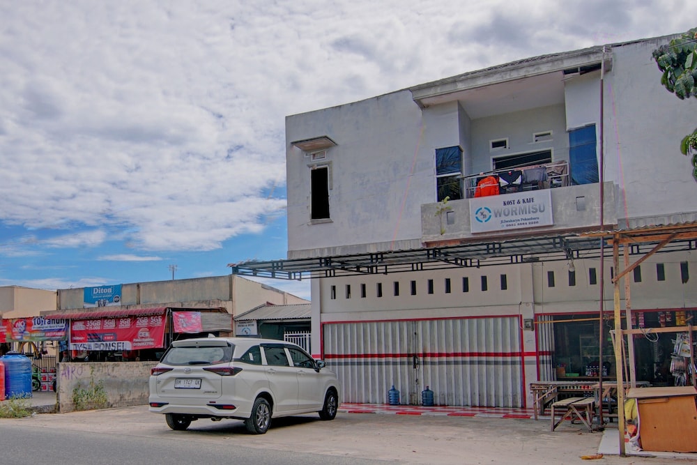 oyo 92872 swakarya guest house