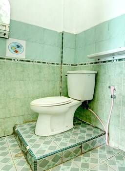 oyo 92872 swakarya guest house