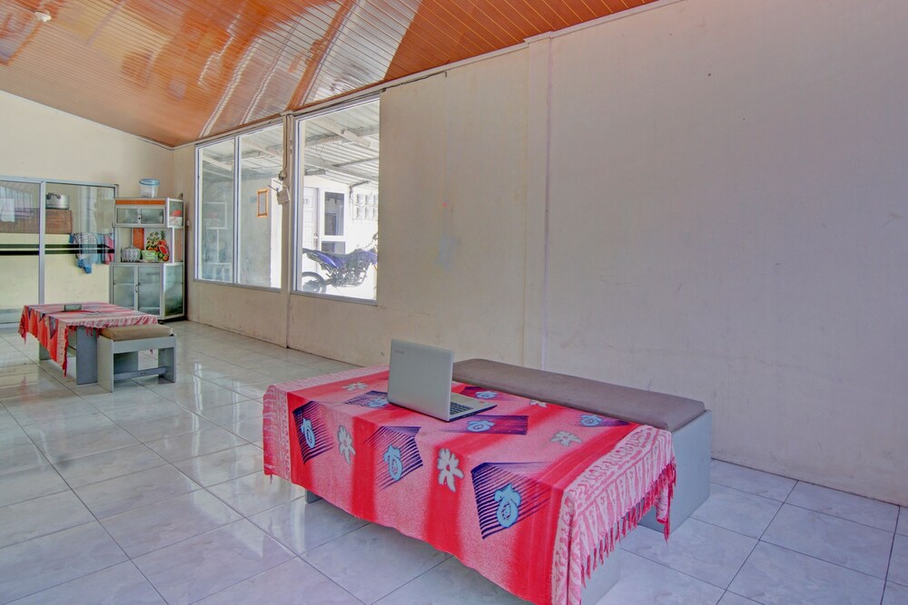 oyo 92872 swakarya guest house