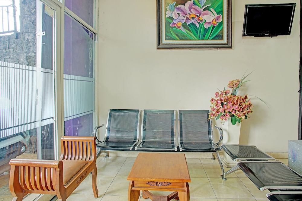 spot on 92905 sutomo residence syariah