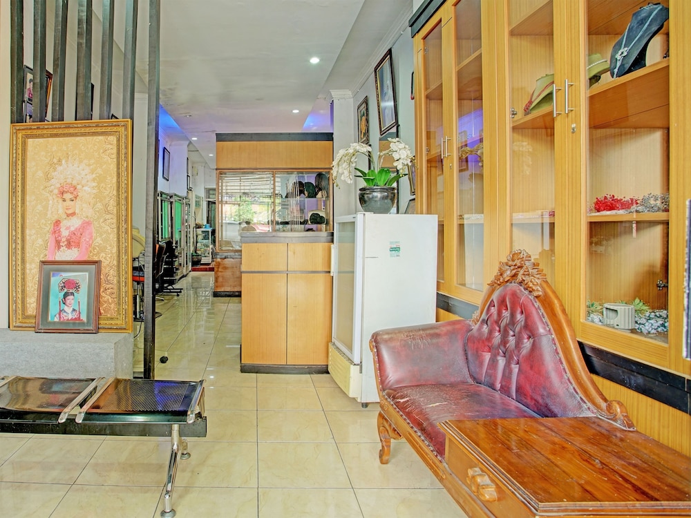 spot on 92905 sutomo residence syariah