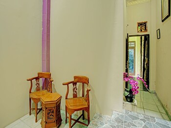 spot on 92905 sutomo residence syariah
