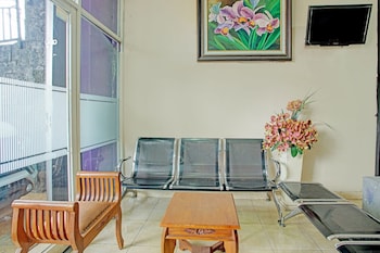 spot on 92905 sutomo residence syariah
