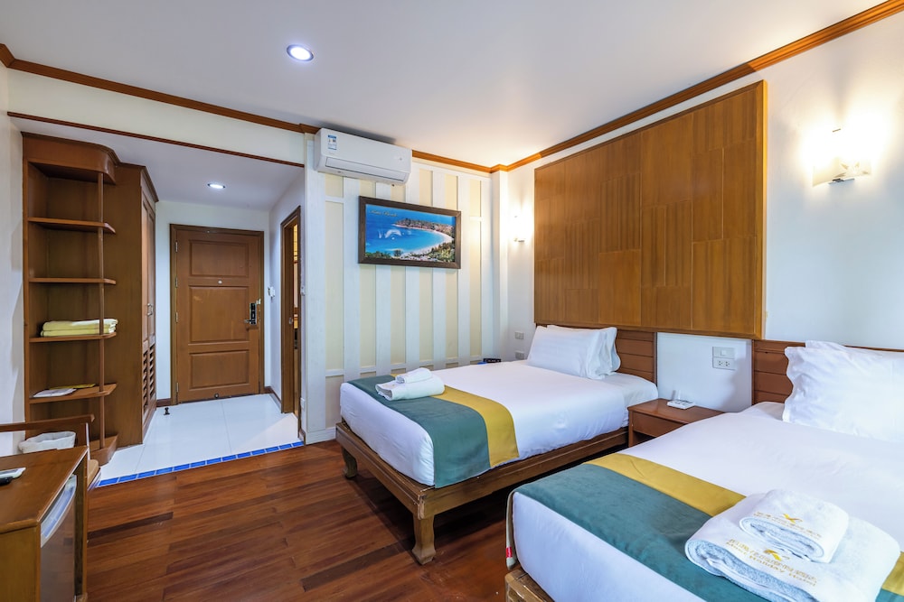 phuket meet holiday hotel