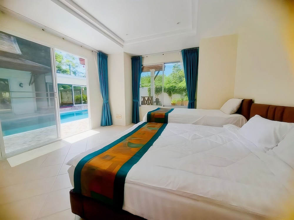 phuket meet holiday hotel